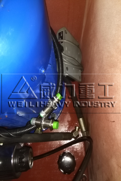 樹脂井蓋成型四柱液壓機(jī)細(xì)節(jié)圖