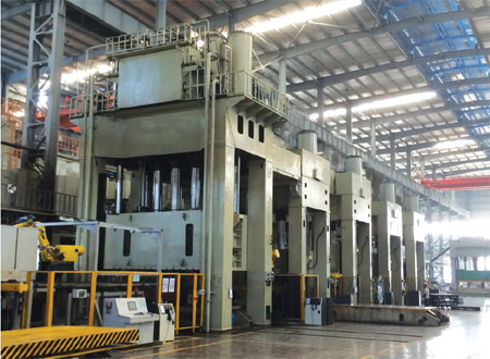 1250噸框架式液壓機(jī)加工生產(chǎn)車間實景圖