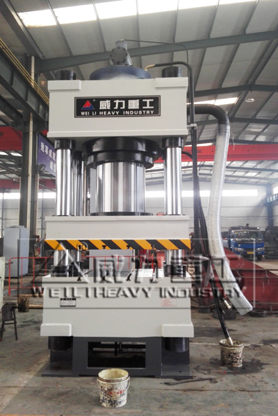 800噸不銹鋼井蓋成型專用液壓機(jī)的完成生產(chǎn)