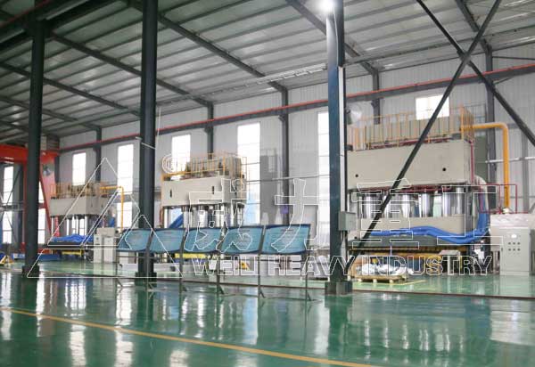 客戶采購2000噸電纜槽成型液壓機現場