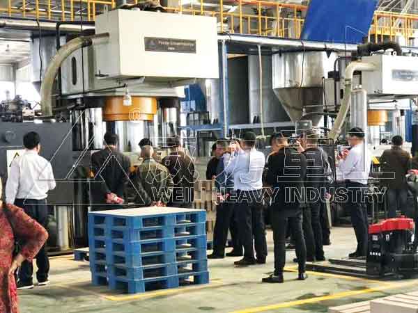 安徽蚌埠客戶(hù)采購(gòu)全自動(dòng)耐火磚液壓機(jī)