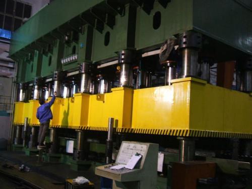 汽車(chē)縱梁壓制拉伸專(zhuān)用液壓機(jī)