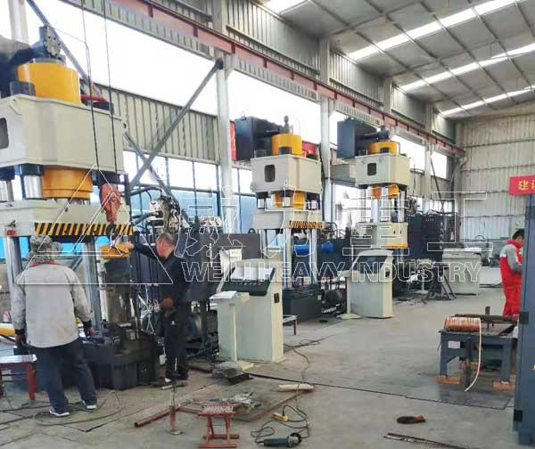 客戶一次采購(gòu)三臺(tái)伺服熱鍛壓成型液壓機(jī)