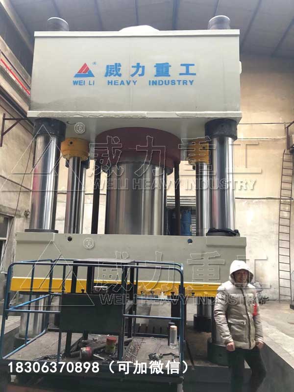 4000噸三梁四柱液壓機客戶車間裝配