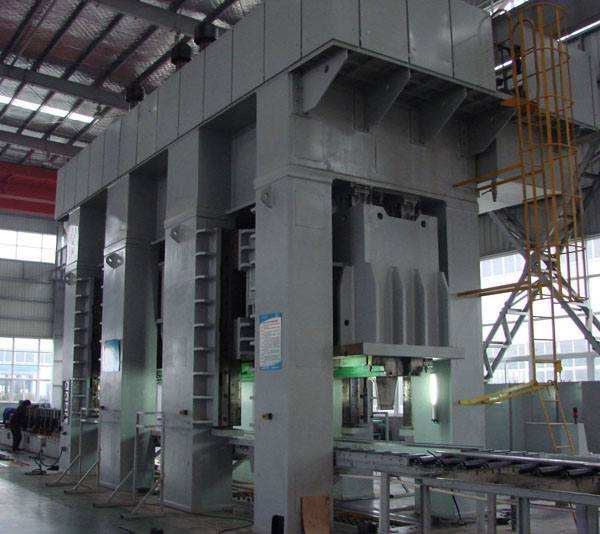 框架式汽車縱梁成型液壓機使用現場