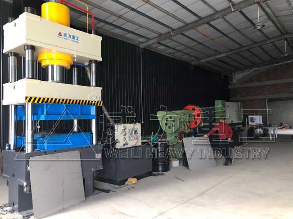 不銹鋼水箱模壓板生產加工設備