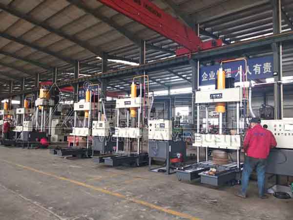 1000噸帶移動工作臺碳纖維熱壓成型機