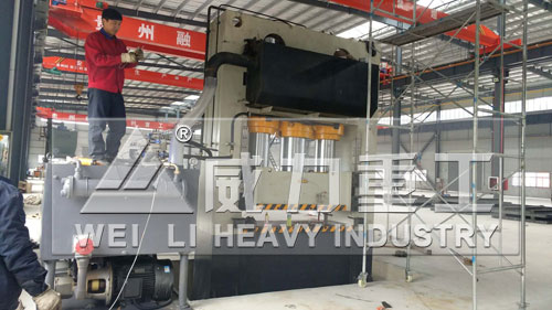 1000噸龍門液壓機(jī)