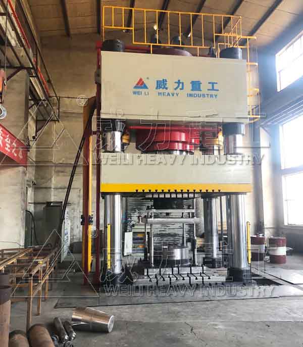 紫銅熱擠壓成型4000噸四柱液壓機(jī)