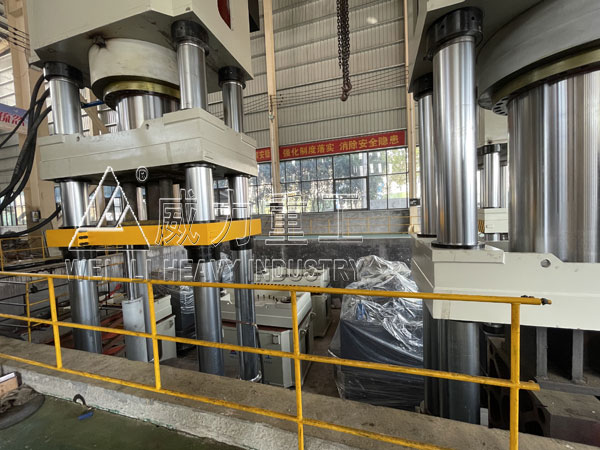 2000噸四梁四柱液壓機(坩堝、粉末、薄板拉伸)廠家